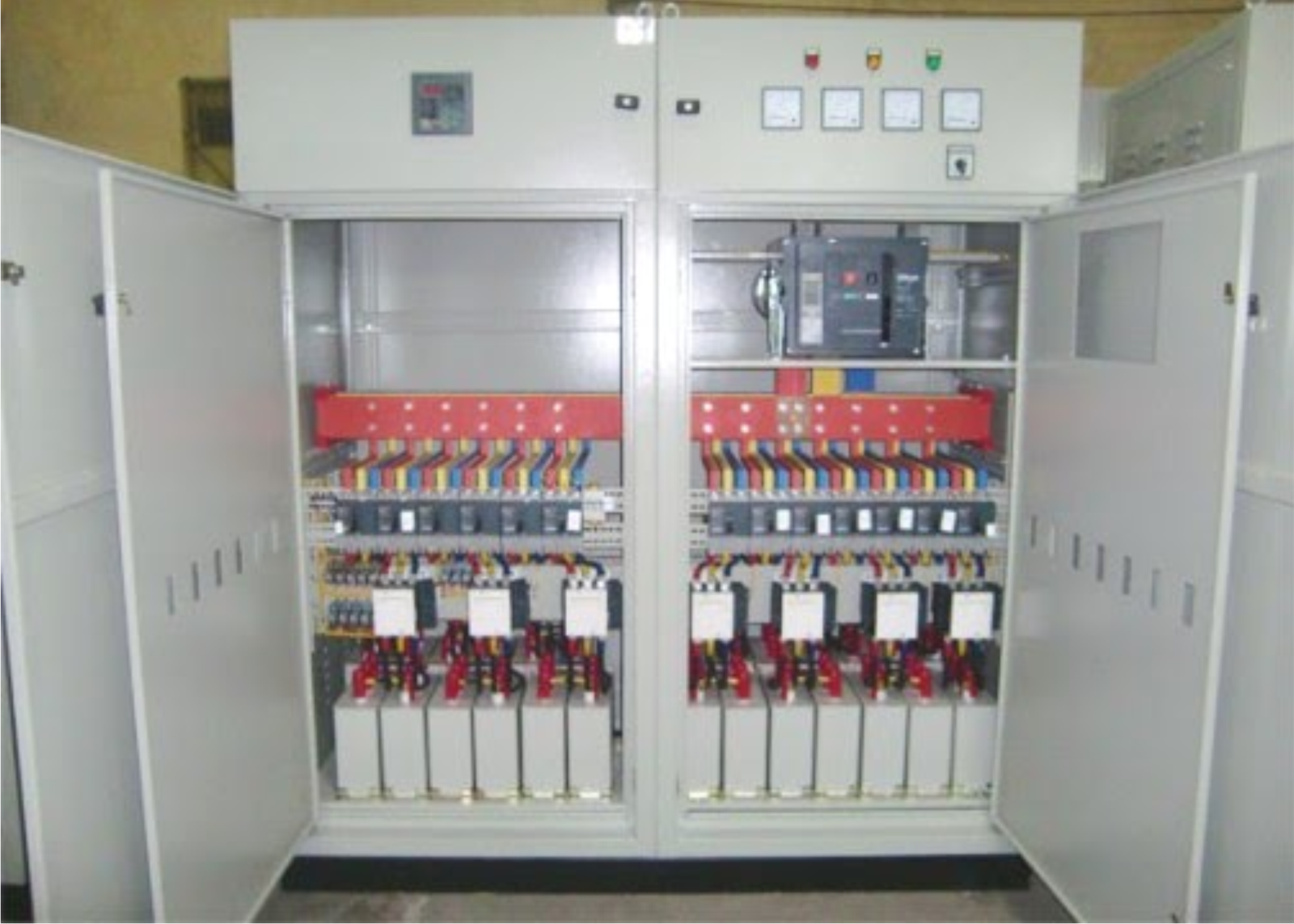 ​Tại sao cần phải lắp đặt tủ tụ bù hạ thế?